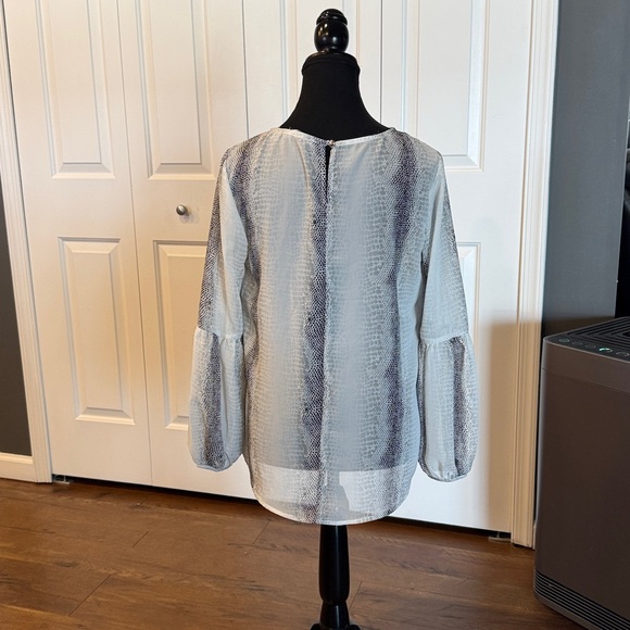 Valerie Stevens Black and White Sheer Textured Blouse Size S - Picture 14 of 14